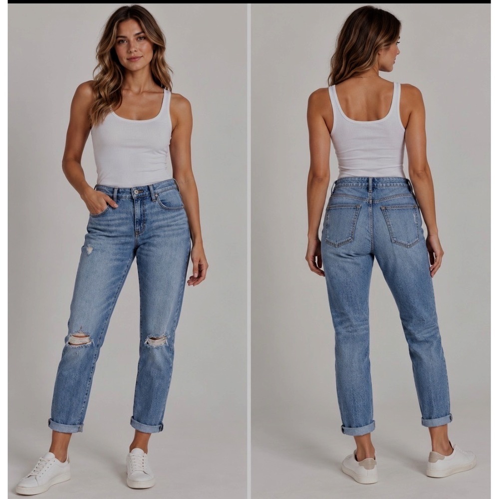 Anthropologie Pilcro Slim Boyfriend Jeans 27 Light Wash Distressed Knee Thrashed
